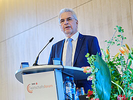 Dr. Hans-Peter Hubmann Fotograf: André Wagenzik, DAV-Wirtschaftsforum 2023